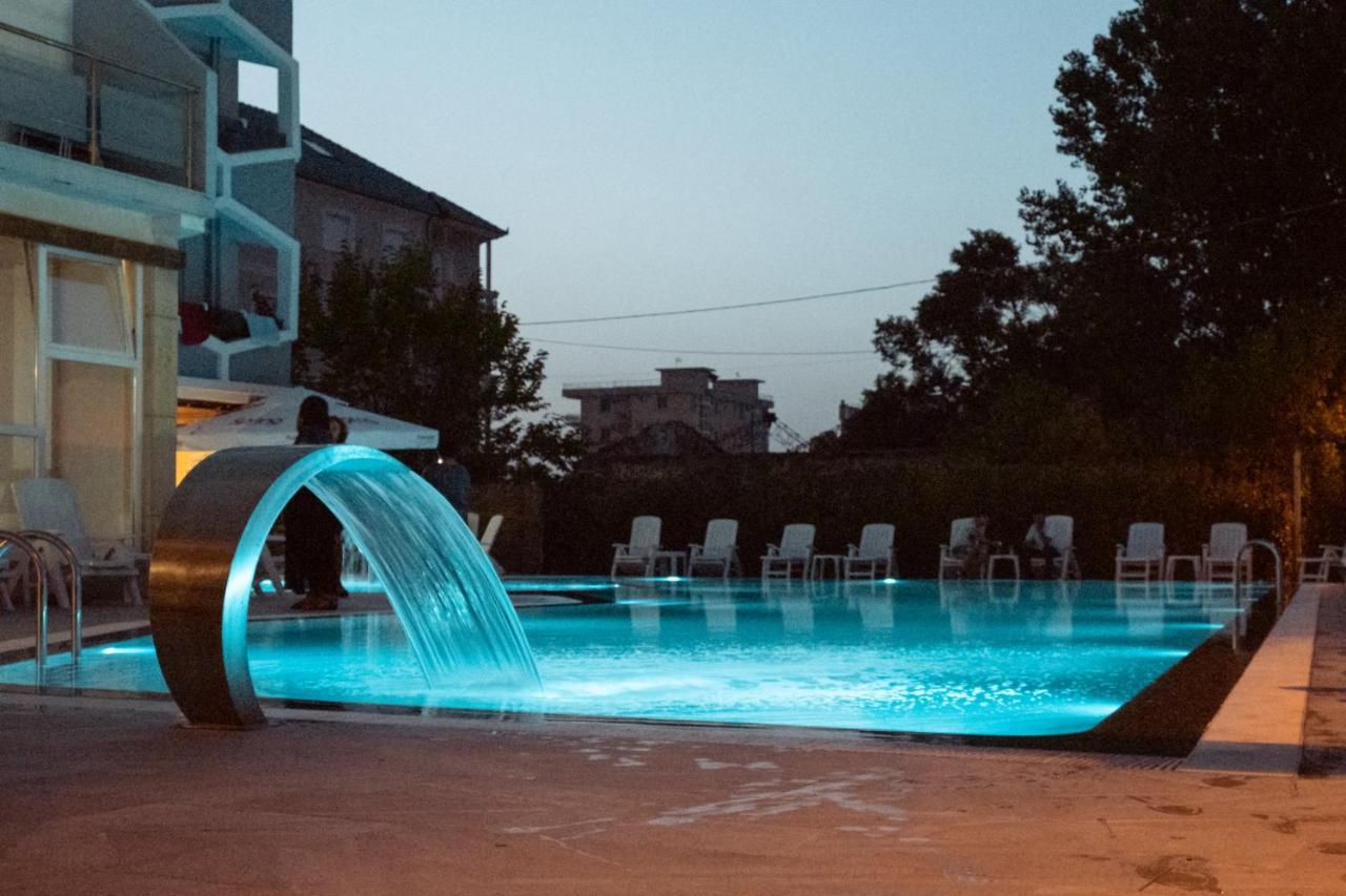 Hotel Center Park Velipojë Esterno foto