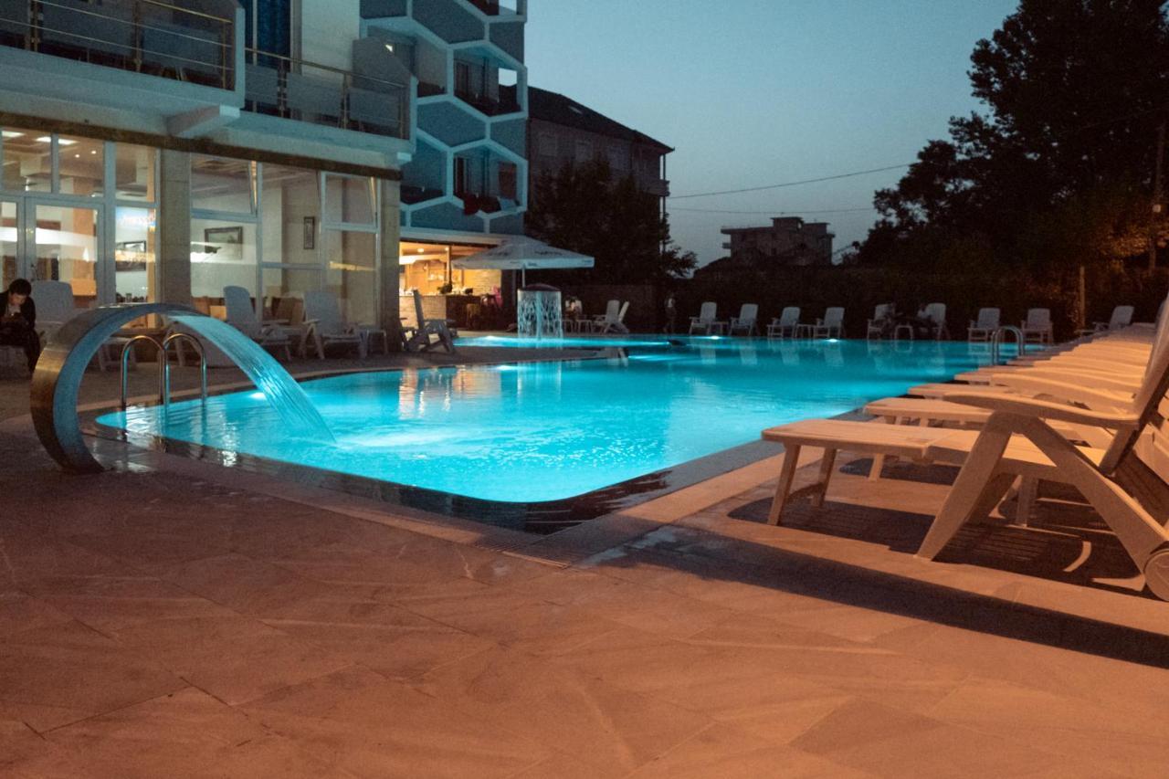 Hotel Center Park Velipojë Esterno foto